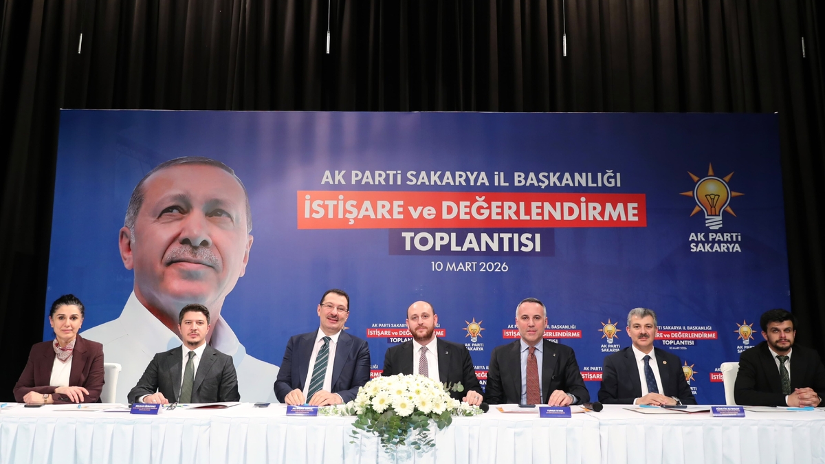 AK Parti'de istişare toplantısı