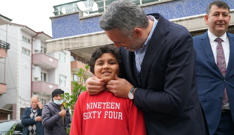 AK Parti'den 123 haneye eş zamanlı ziyaret