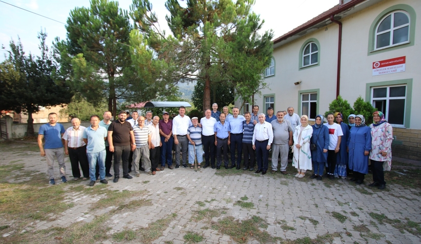 ak-parti-den-akyazi-da-esnaf-ve-vatandas-ziyaretivhbqoxkzb1