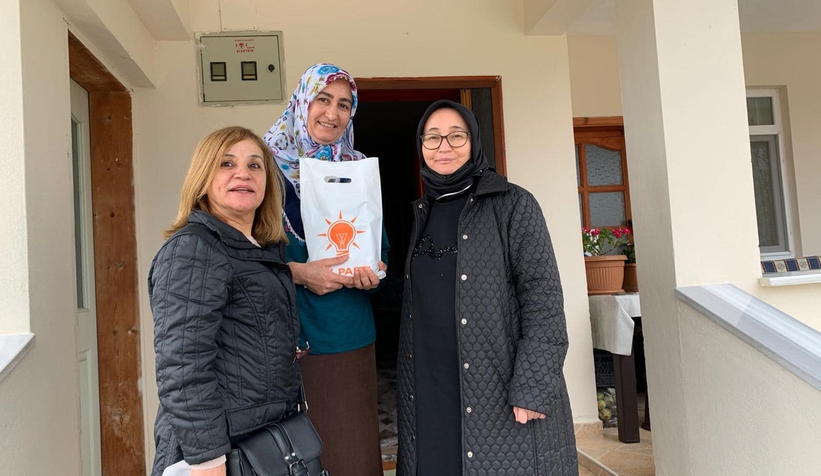 AK Parti'den Akyazı'ya çıkartma