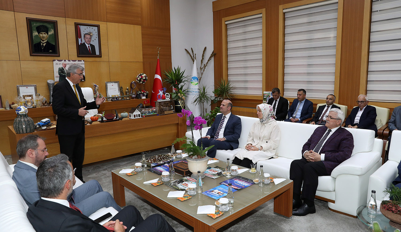 ak-parti-genel-baskan-yardimcisi-ileriden-ekrem-yuce-ye-ziyaretwxfabxfjtw