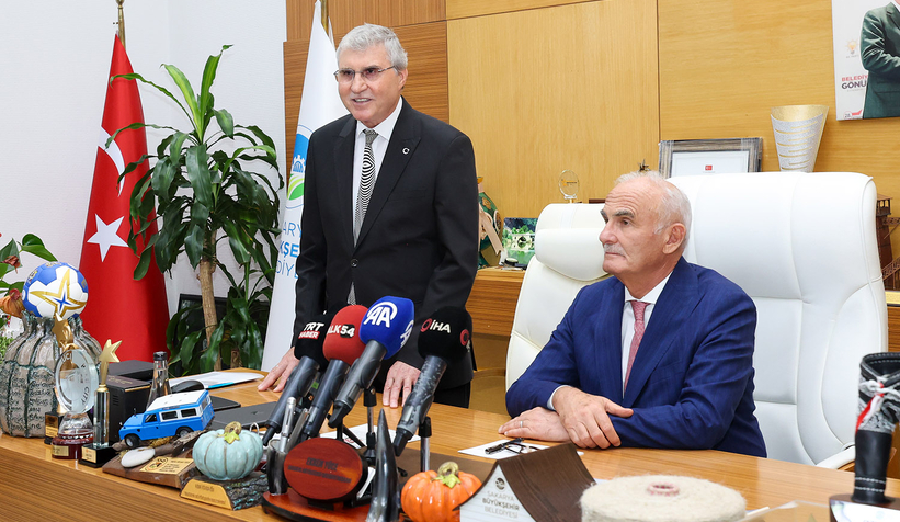ak-parti-genel-baskan-yardimcisi-ndan-buyuksehire-ziyaretwvjnec85s0