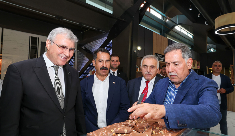 ak-parti-genel-baskan-yardimcisi-ndan-buyuksehire-ziyaretwvjnec85s0