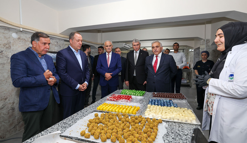 ak-parti-genel-baskan-yardimcisi-ndan-buyuksehire-ziyaretwvjnec85s0
