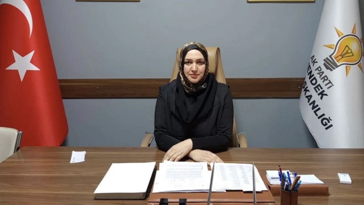 AK Parti Hendek Kadın Kolları Başkanı Süeda Keleş İstifa Etti