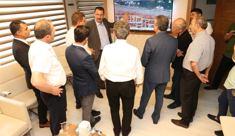 ak-parti-heyetine-vatandaslar-tarafindan-yogun-bir-ilgi-gosterildiufvil0pjyt