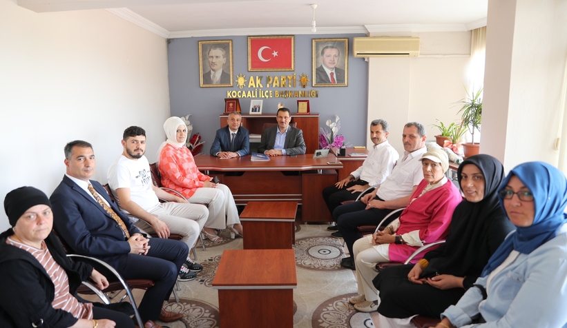 ak-parti-heyetine-vatandaslar-tarafindan-yogun-bir-ilgi-gosterildiufvil0pjyt