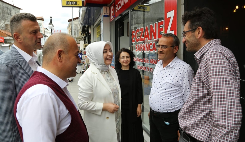 ak-parti-heyetine-vatandaslar-tarafindan-yogun-bir-ilgi-gosterildiufvil0pjyt