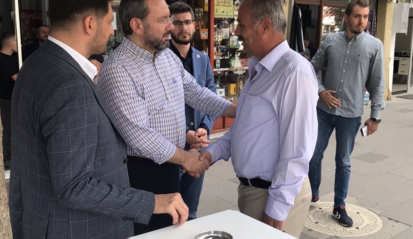 ak-parti-heyetine-vatandaslar-tarafindan-yogun-bir-ilgi-gosterildiufvil0pjyt