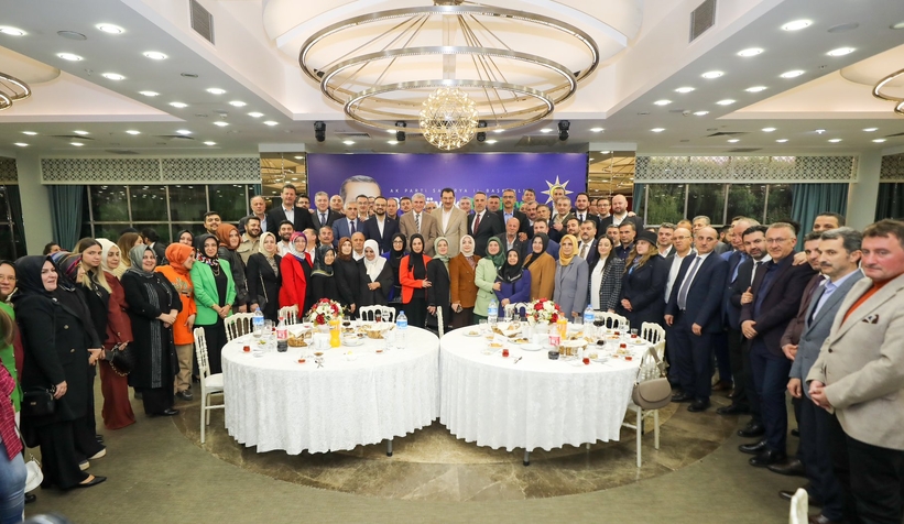 ak-parti-iftarda-bulustuqzzcre1vlz