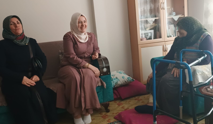 AK Parti Pamukova'da hasta, yaşlı ve engellilere ziyaret