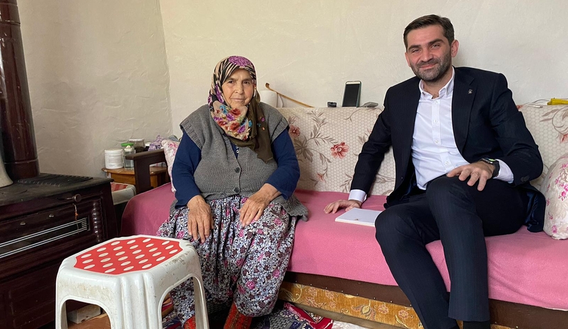 AK Parti Pamukova'da hasta, yaşlı ve engellilere ziyaret