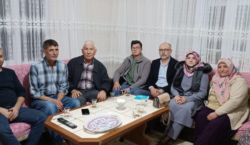 AK Parti Pamukova'da hasta, yaşlı ve engellilere ziyaret