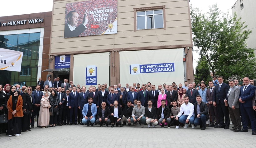 AK Parti Sakarya bayramlaştı