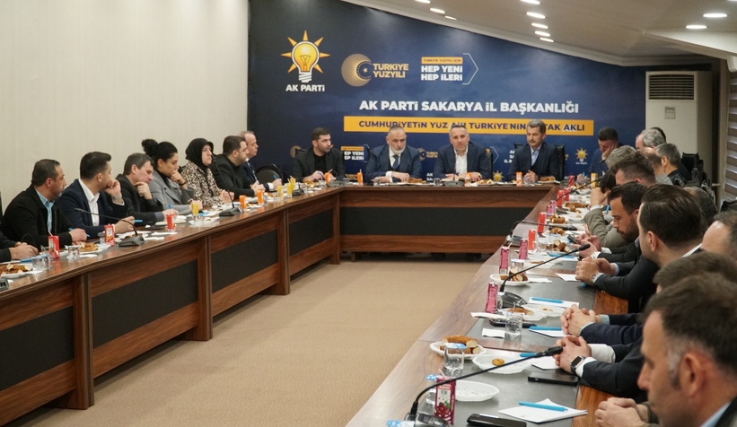 ak-parti-sakarya-da-ilce-baskanlari-toplantisiemdvby91yt