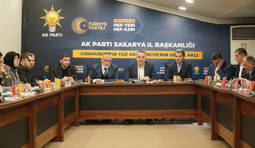 ak-parti-sakarya-da-ilce-baskanlari-toplantisiemdvby91yt