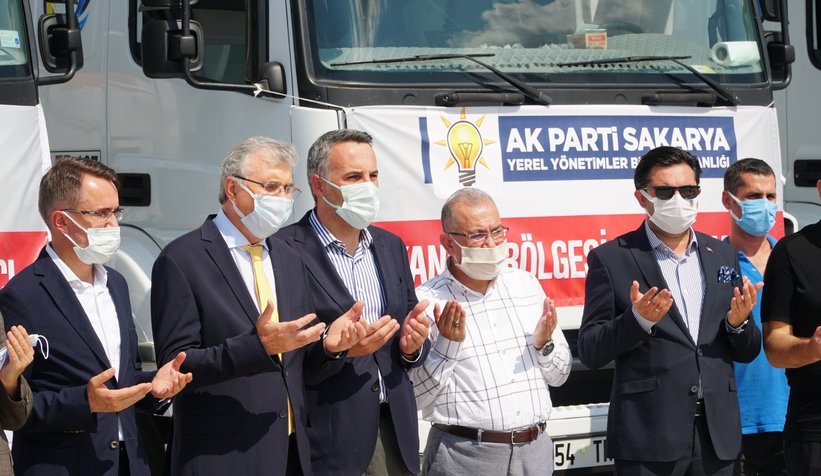 AK Parti Sakarya'dan yangın mağduru çiftçilere yardım 6 yardım tırı
