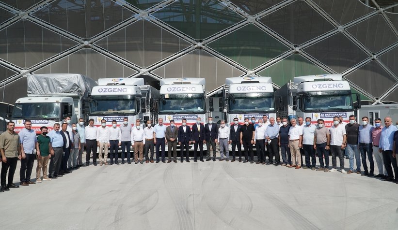 AK Parti Sakarya'dan yangın mağduru çiftçilere yardım 6 yardım tırı