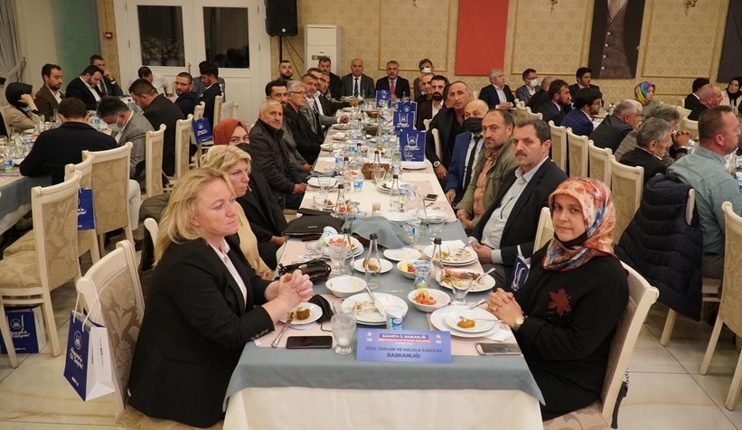 AK Parti Sakarya İl Teşkilatı toplantıda buluştu