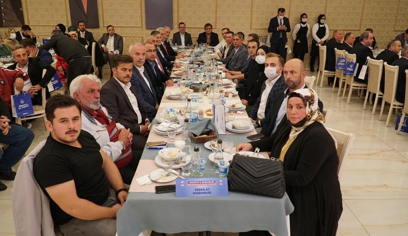 AK Parti Sakarya İl Teşkilatı toplantıda buluştu