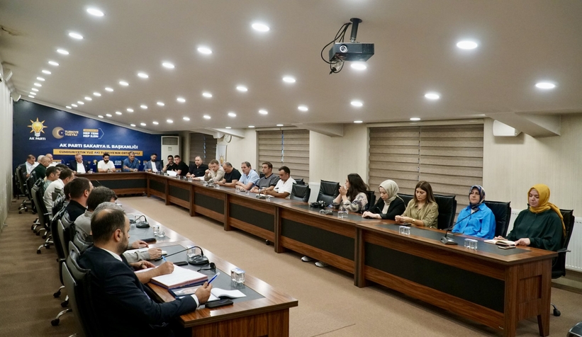 ak-parti-sakarya-yonetimi-toplandinvuzzfbxuk