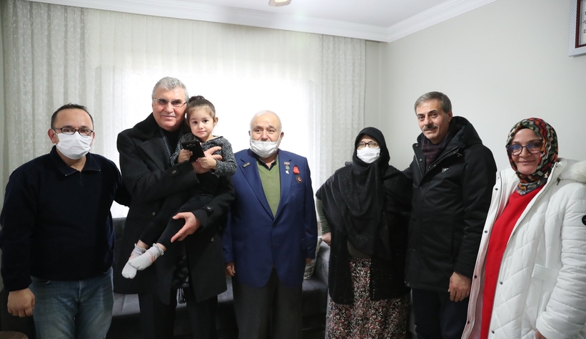 AK Parti’den Serdivan’a Çıkartma