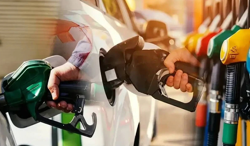 Akaryakıt fiyatları değişti; Beklenen indirim pompaya yansıdı