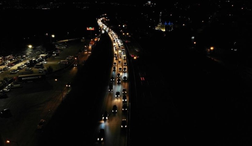 Akın akın dönüyorlar