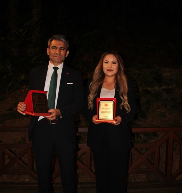 akyazi-adliyesinden-veda-yemegi-hakim-ve-icra-mudurune-plaketli-ugurlamaeetwtlnjk1