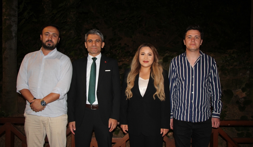 akyazi-adliyesinden-veda-yemegi-hakim-ve-icra-mudurune-plaketli-ugurlamaeetwtlnjk1