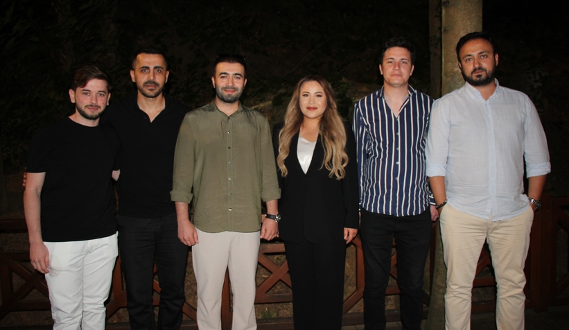 akyazi-adliyesinden-veda-yemegi-hakim-ve-icra-mudurune-plaketli-ugurlamaeetwtlnjk1