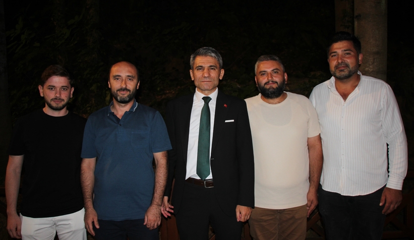 akyazi-adliyesinden-veda-yemegi-hakim-ve-icra-mudurune-plaketli-ugurlamaeetwtlnjk1