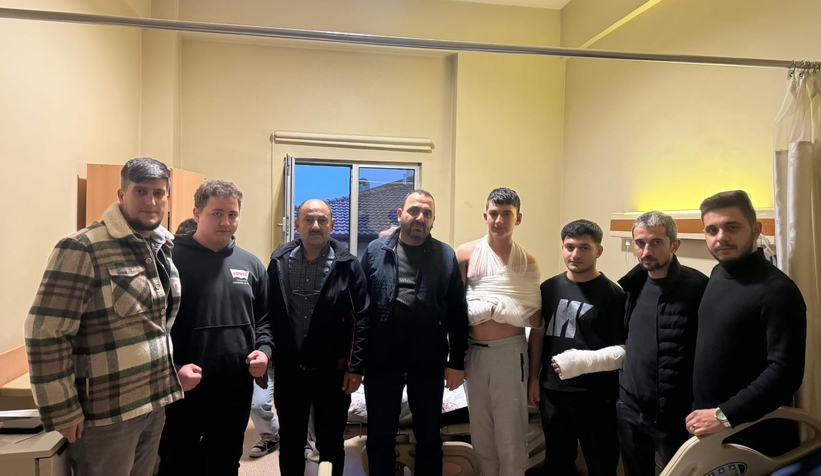akyazi-alperen-ocaklari-uyesi-iki-genc-kazada-yaralandiuxl1zznva3