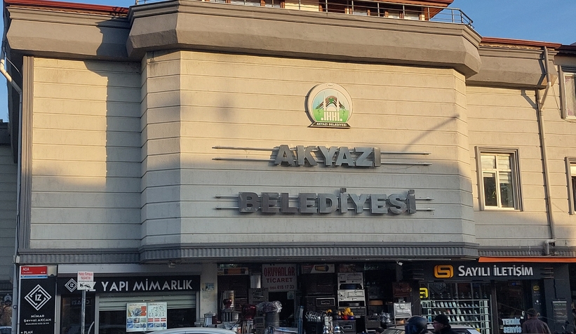akyazi-belediye-binasi-satilacak-muhalefet-tepkiliakq4wuric0