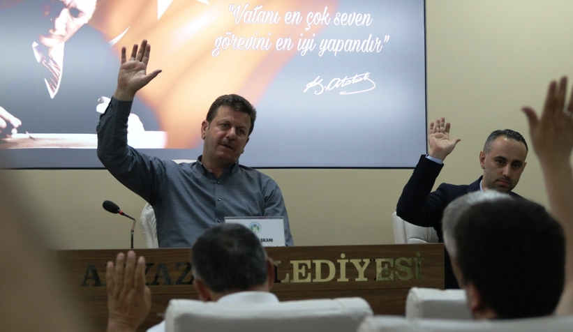 Akyazı Belediye Meclisi olağanüstü toplandı 