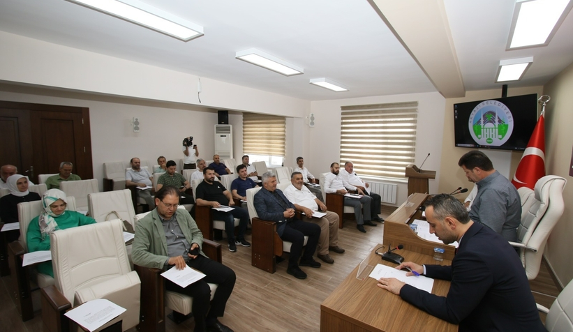 Akyazı Belediye Meclisi olağanüstü toplandı 