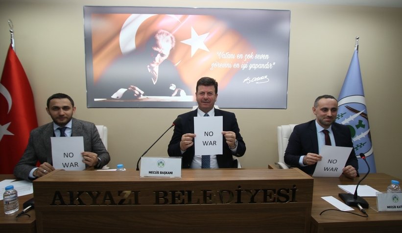 akyazi-belediye-meclisinden-savasa-hayir-aciklamasioufkcwpqst