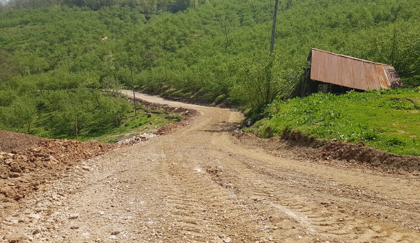 akyazi-belediyesi-heyelanlarla-mucadele-ediyortmc0dufutc