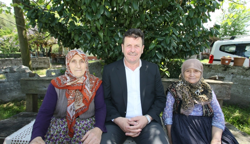 Akyazı Belediyesi'nden annelere ziyaret