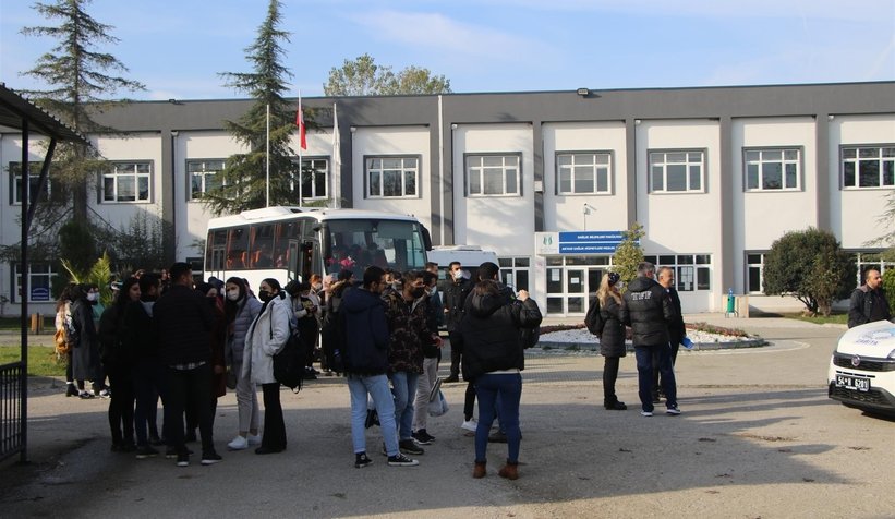 Akyazı Belediyesi'nden üniversite öğrencilerine doğa gezisi