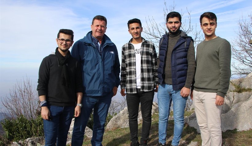 Akyazı Belediyesi'nden üniversite öğrencilerine doğa gezisi