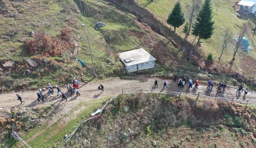 Akyazı Belediyesi'nden üniversite öğrencilerine doğa gezisi