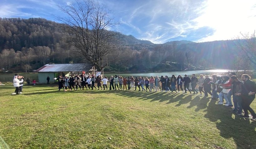Akyazı Belediyesi'nden üniversite öğrencilerine doğa gezisi