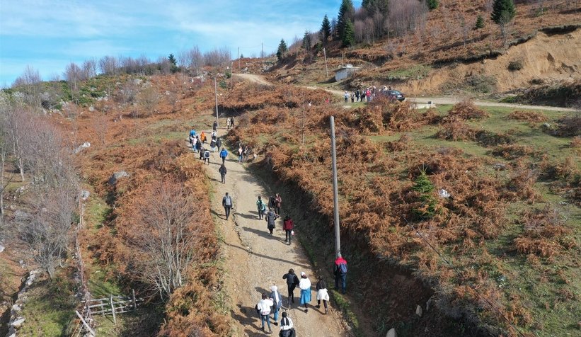 Akyazı Belediyesi'nden üniversite öğrencilerine doğa gezisi