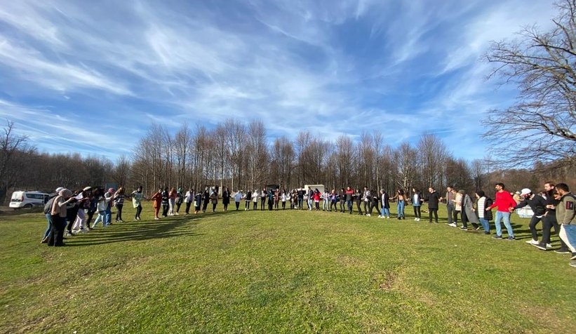 Akyazı Belediyesi'nden üniversite öğrencilerine doğa gezisi