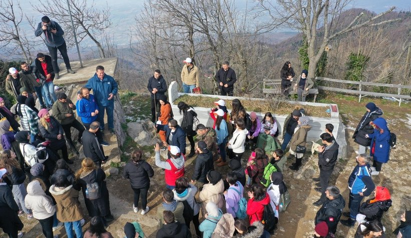 Akyazı Belediyesi'nden üniversite öğrencilerine doğa gezisi