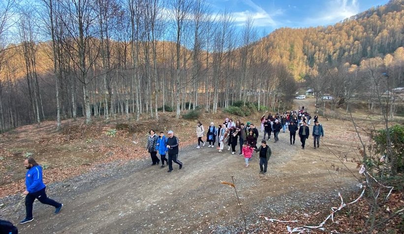 Akyazı Belediyesi'nden üniversite öğrencilerine doğa gezisi