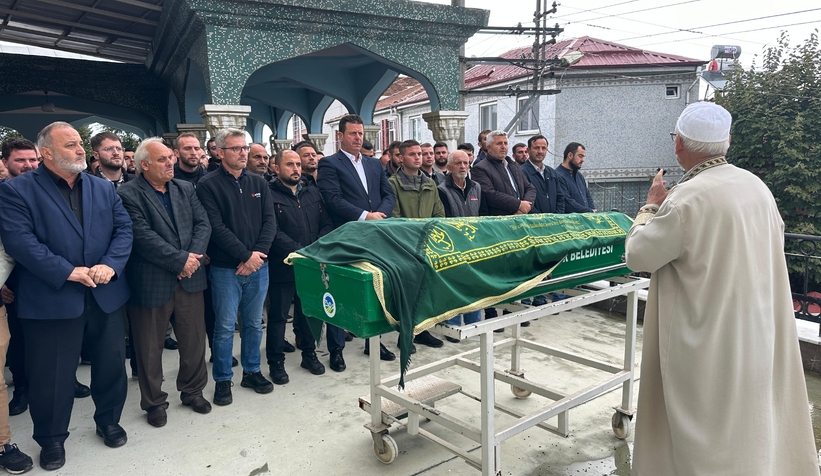 Akyazı Belediyesi Özel Kalem Müdürü Yasin Selim'in annesi defnedildi