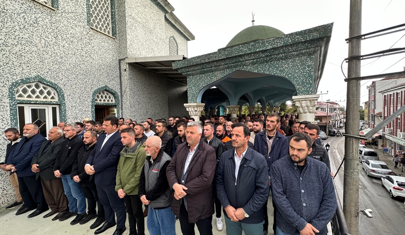 Akyazı Belediyesi Özel Kalem Müdürü Yasin Selim'in annesi defnedildi