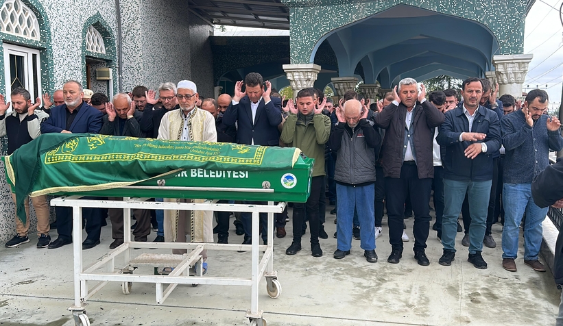 Akyazı Belediyesi Özel Kalem Müdürü Yasin Selim'in annesi defnedildi